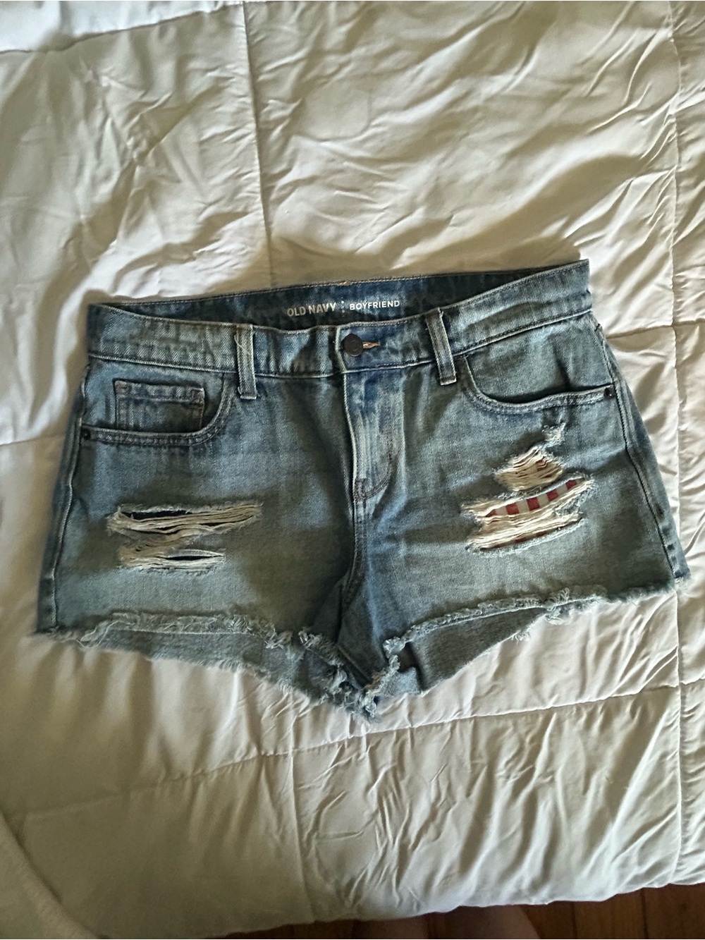 Old Navy Light Wash Distressed Boyfriend Jean Shorts With Stars & Stripes Print